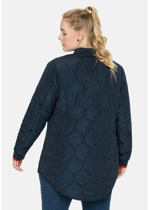 Dygsniuota Sheego striukė