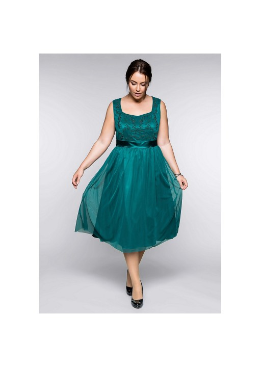 Romantiška Sheego suknelė plačiomis petnešomis