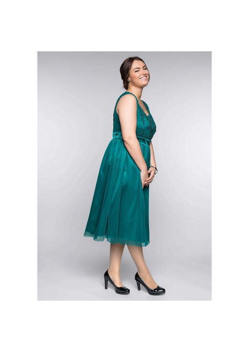 Romantiška Sheego suknelė plačiomis petnešomis