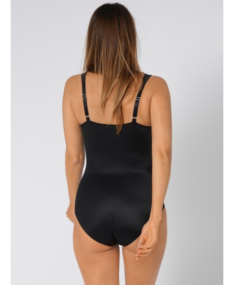 Triumph True Shape Sensation BSW formuojanti glaustinukė