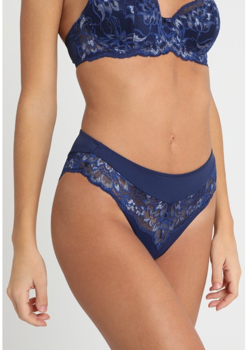 Triumph Amourette Charm Tai D