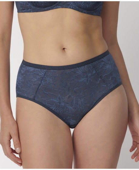 Triumph Amourette Charm Maxi 01