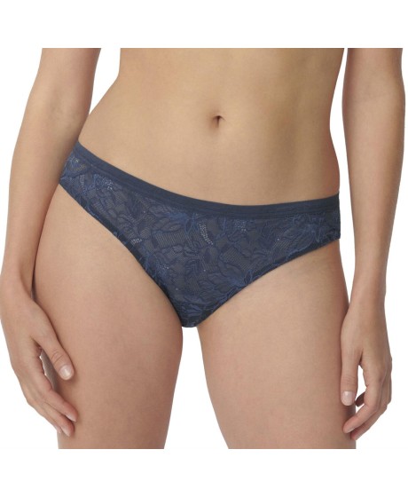 Triumph Amourette Charm Brazilian 01