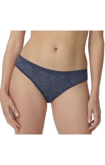 Triumph Amourette Charm Brazilian 01