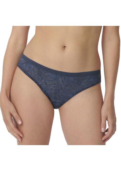 Triumph Amourette Charm Brazilian 01