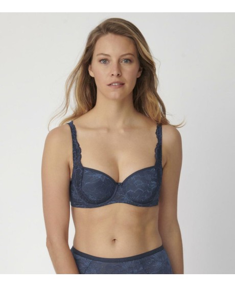 Triumph Amourette Charm WHP02