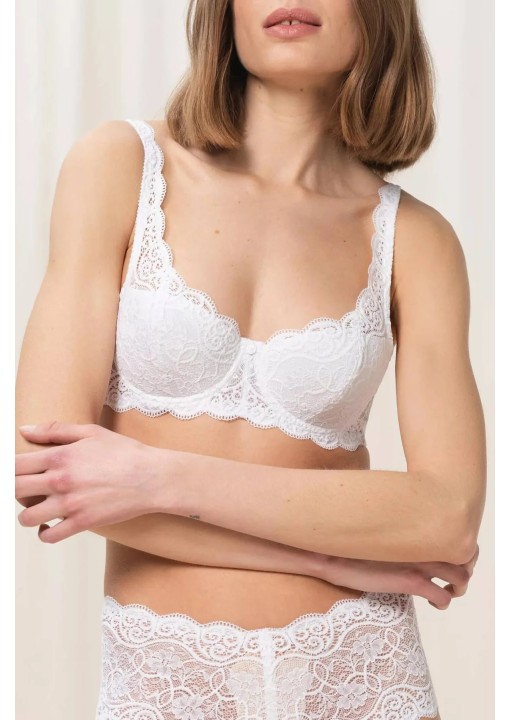 Triumph Amourette 300 WHP 0003