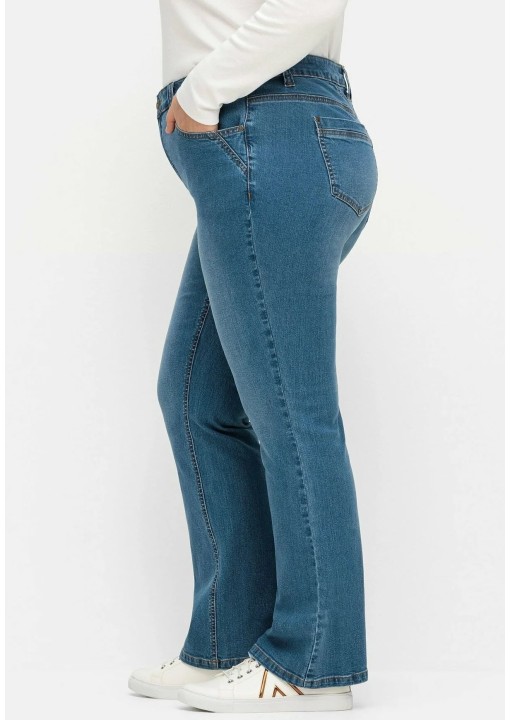 Klasikiniai platėjantys Sheego džinsai