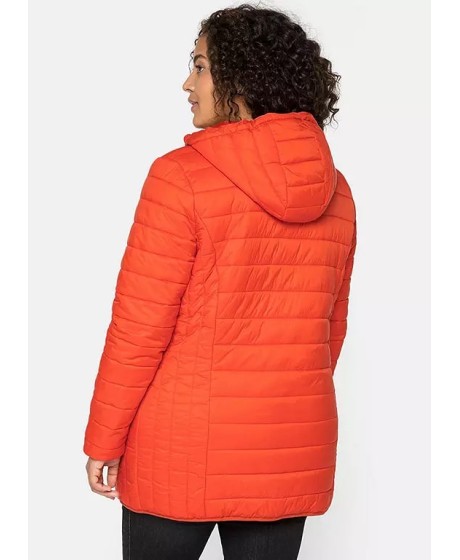 Ryški dygsniuota Sheego striukė