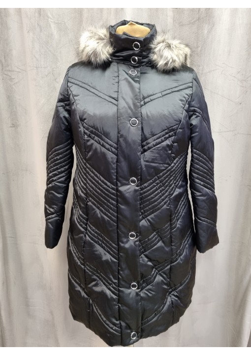 Dygsniuota MONA striukė su gobtuvu