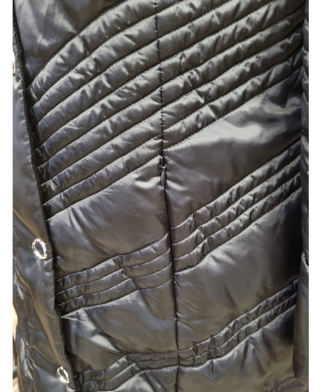 Dygsniuota MONA striukė su gobtuvu