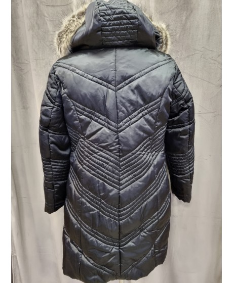 Dygsniuota MONA striukė su gobtuvu