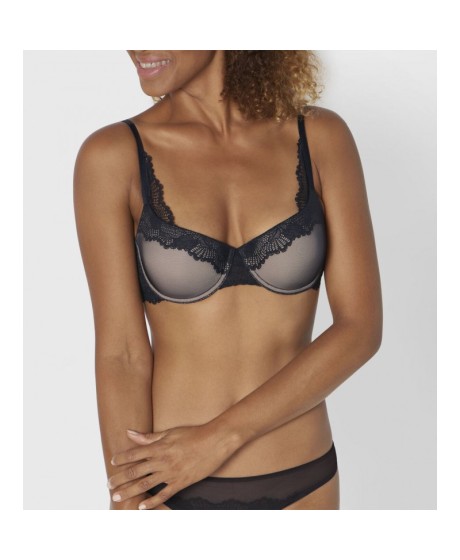 Triumph Lace Spotlight WHP