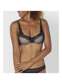 Triumph Lace Spotlight WHP