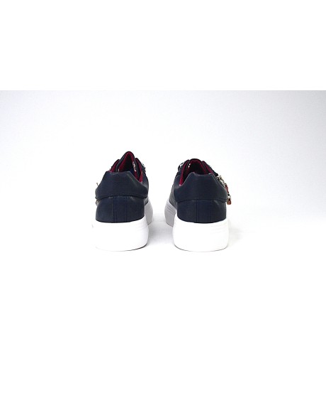 Eko-odos Joe Browns laisvalaikio bateliai