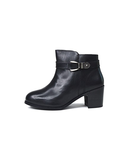 Natūralios odos Sheego pusbačiai