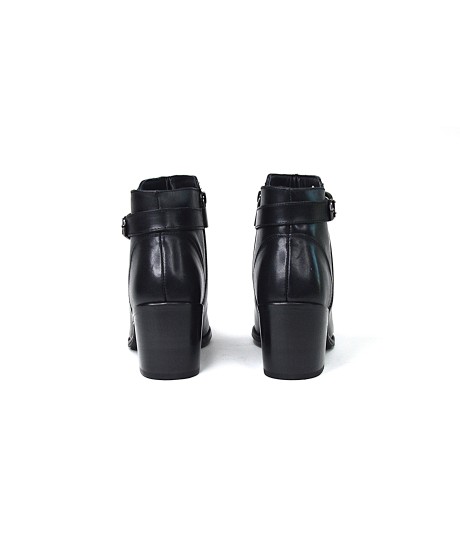 Natūralios odos Sheego pusbačiai