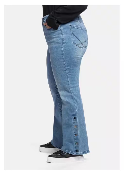 Platėjantys Sheego džinsai su dekoratyviais skeltukais