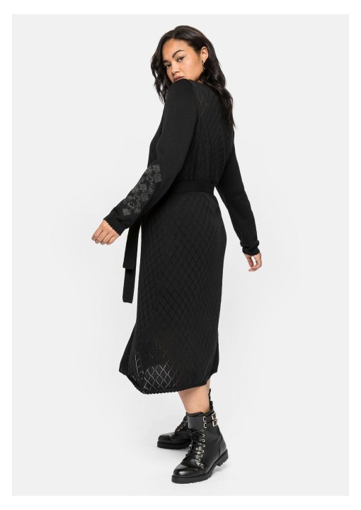 Raštuoto mezgimo Sheego suknelė