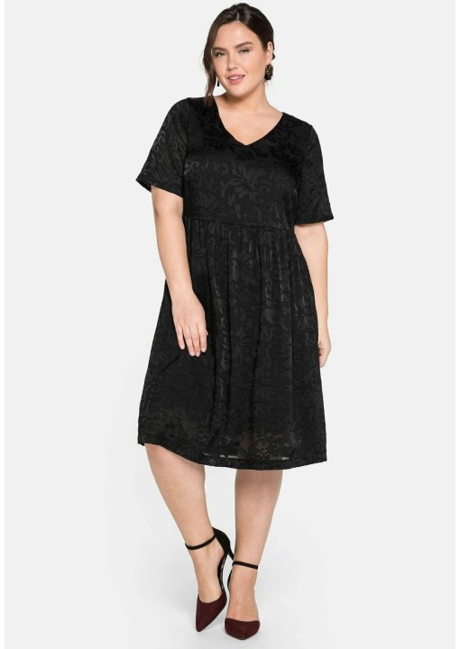 Puošni Sheego suknelė V formos iškirpte