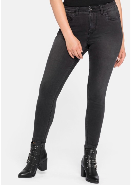 Siauro kirpimo Sheego džinsai