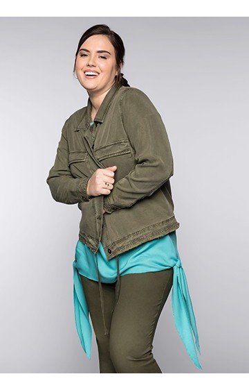 Sheego trumpa  striukė