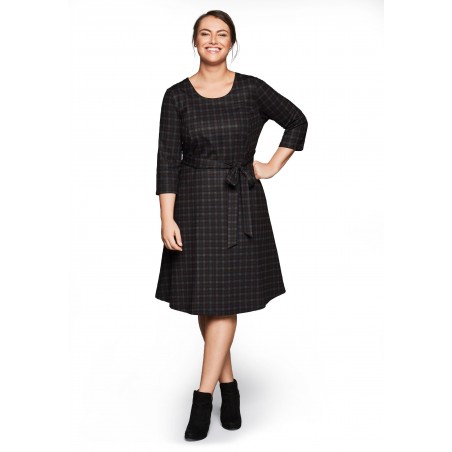 Languota Sheego suknelė su šoninėmis kišenėmis