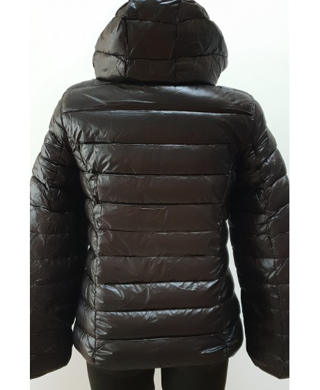 Trumpa dygsniuota striukė ARTIKA