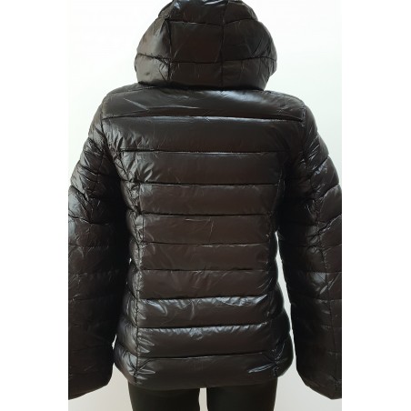 Trumpa dygsniuota striukė ARTIKA