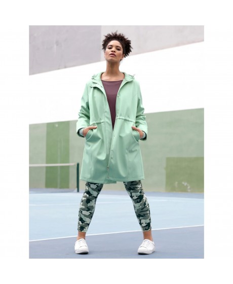 Sportinio stiliaus "Janet & Joyce" striukė