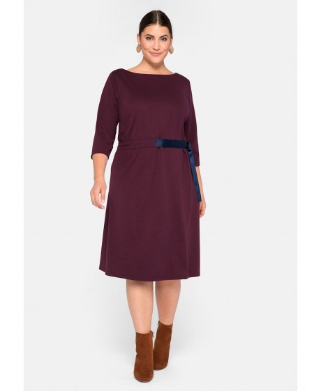 Sheego trikotažinė suknelė su kontrastingos spalvos dirželiu Sheego - 1