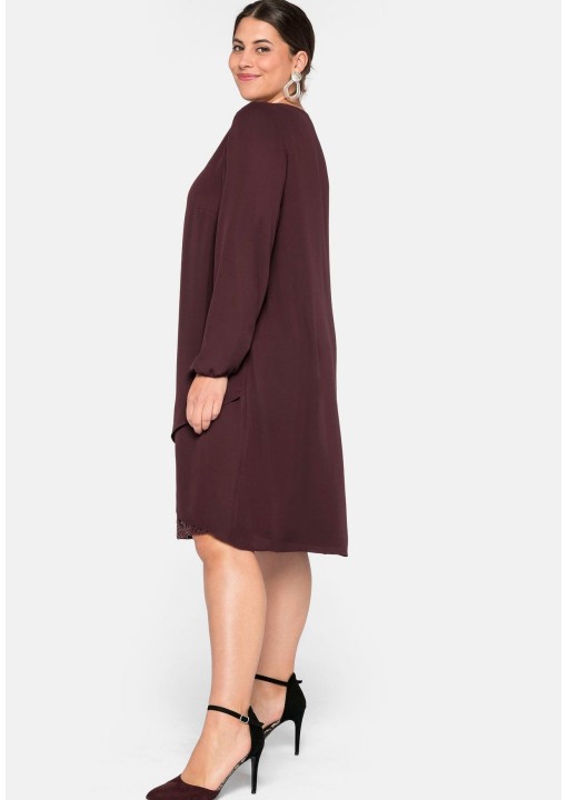 Sluoksniuota varpelio formos Sheego suknelė