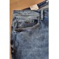 H.I.S. džinsai su siuvinėta kišenes ir aukštesniu liemeniu