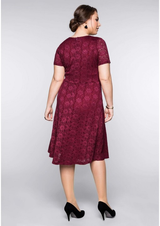 Sheego nėrinių suknelė su figūrą formuojančiu apatiniu