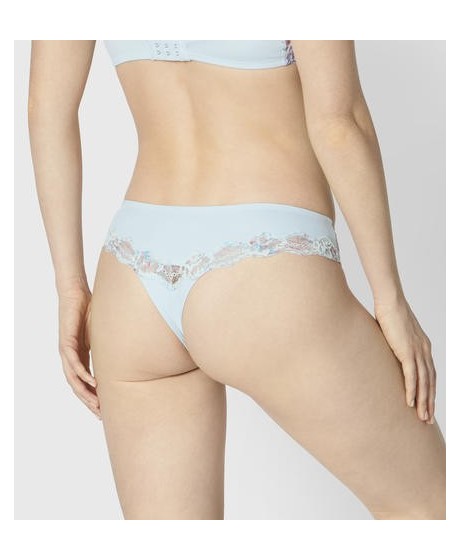 TRIUMPH AMOURETTE CHARM BRAZILIAN STRING